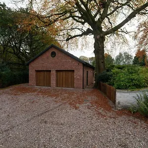 Holiday home Luxury Coach House Next To Woodland In, Knutsford